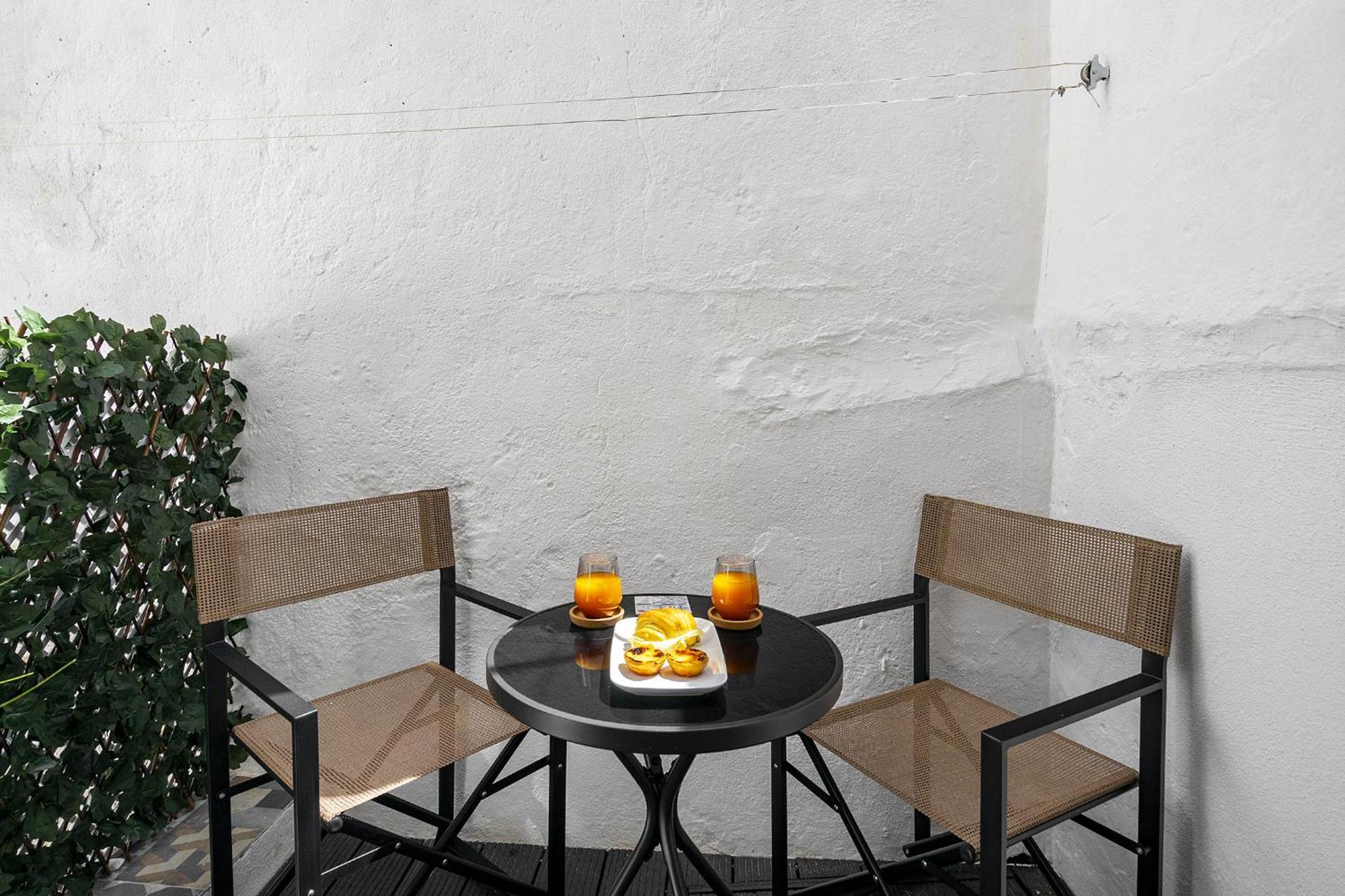 Whome Stylish Family Residence In The Heart Of Chiado Lisboa Eksteriør bilde